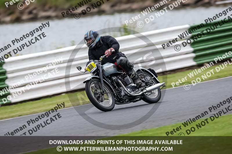 Vintage motorcycle club;eventdigitalimages;mallory park;mallory park trackday photographs;no limits trackdays;peter wileman photography;trackday digital images;trackday photos;vmcc festival 1000 bikes photographs